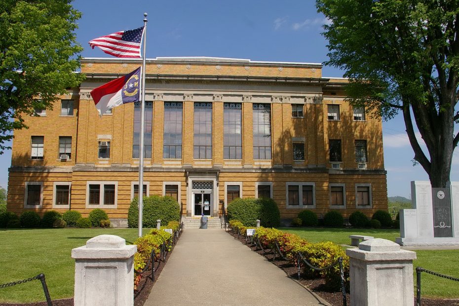 Bomb Threat Prompts Evacuation at McDowell County Courthouse